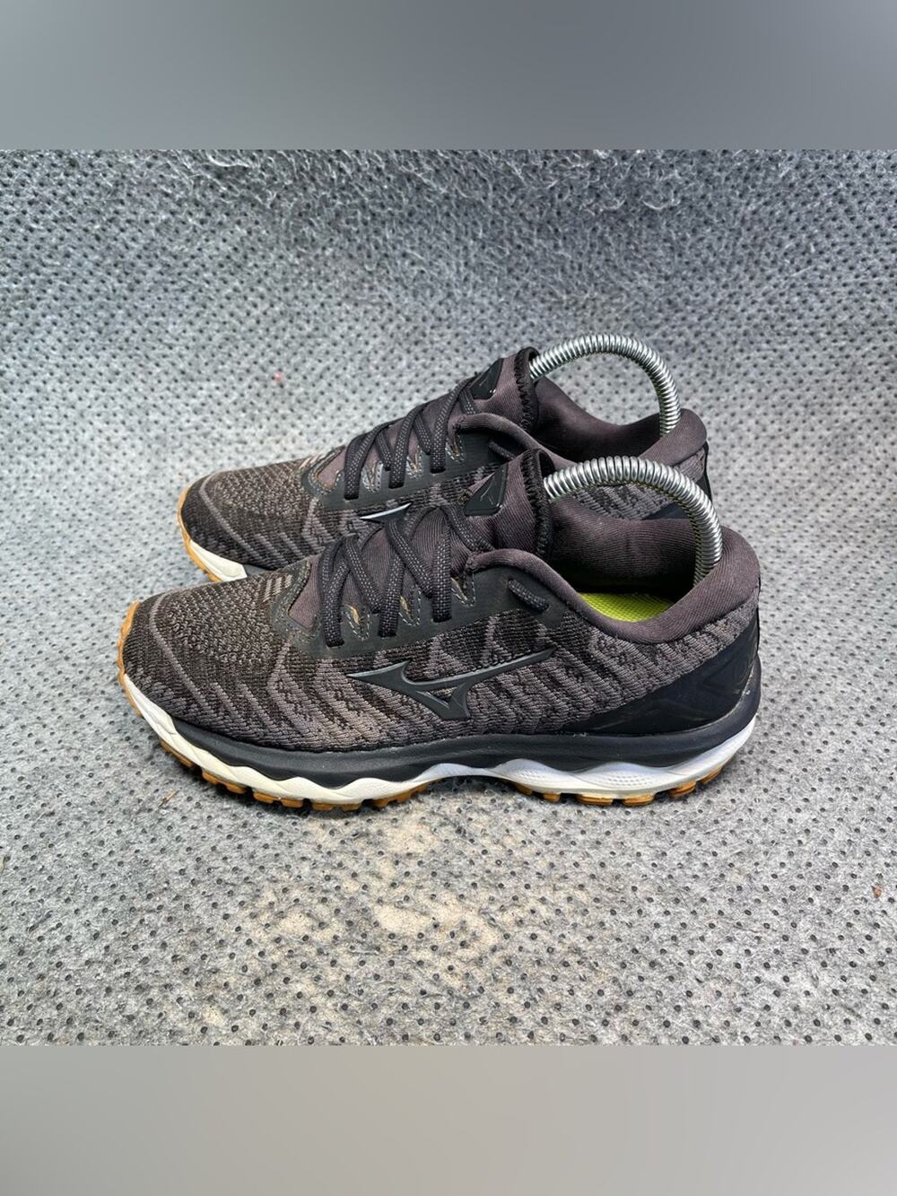 Mizuno Wave Sky 4 Running Shoes Size 7.5 Women’s
